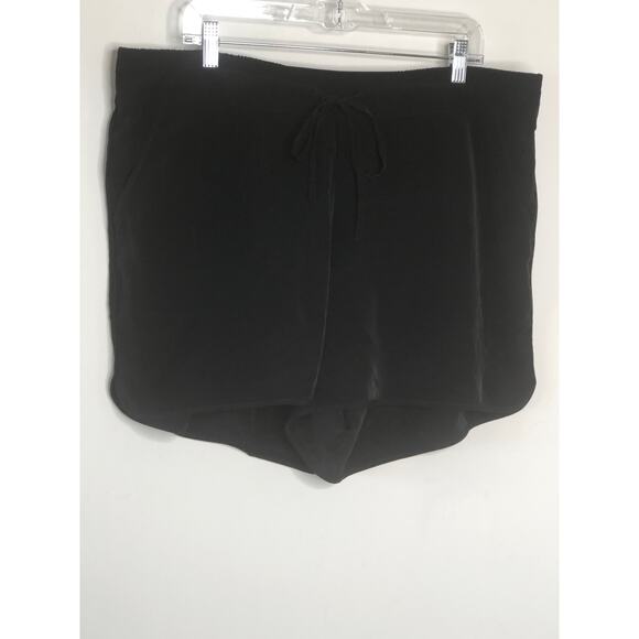 Torrid Shorts 18 | 20 Black 2 Drawstring Front Pockets Flowy - Picture 5 of 9